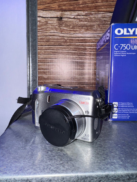 Olympus Camedia C-750 Ultra Zoom